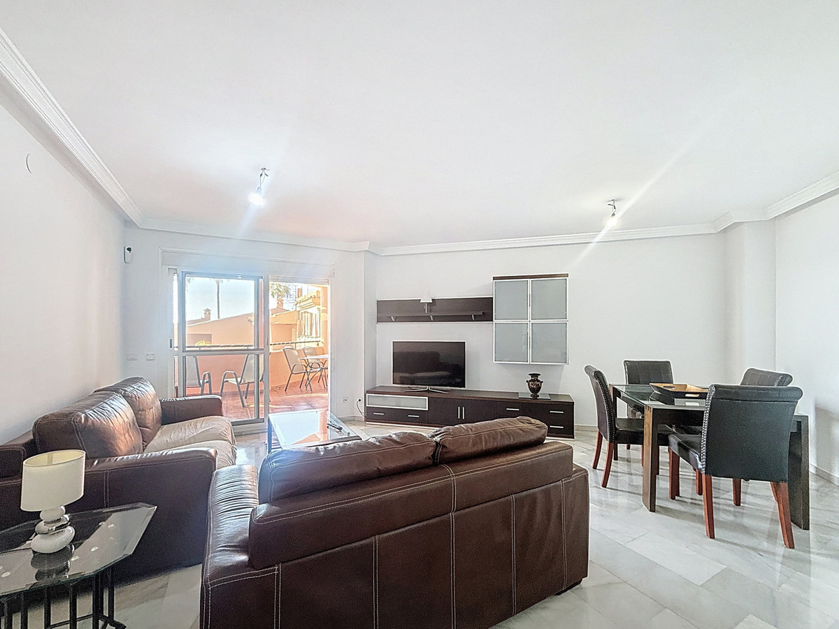 Te koop Middle Floor Apartment Costa Del Sol Estepona € 495.000,-