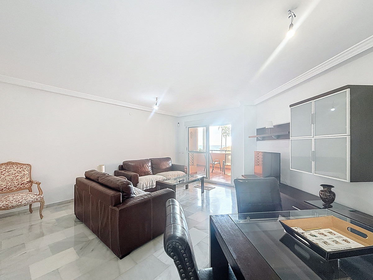 Te koop Middle Floor Apartment Costa Del Sol Estepona € 495.000,-