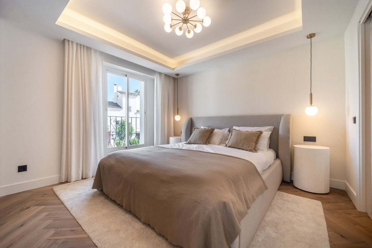 Te koop Herenhuis Costa Del Sol Nueva Andalucía € 795.000,-