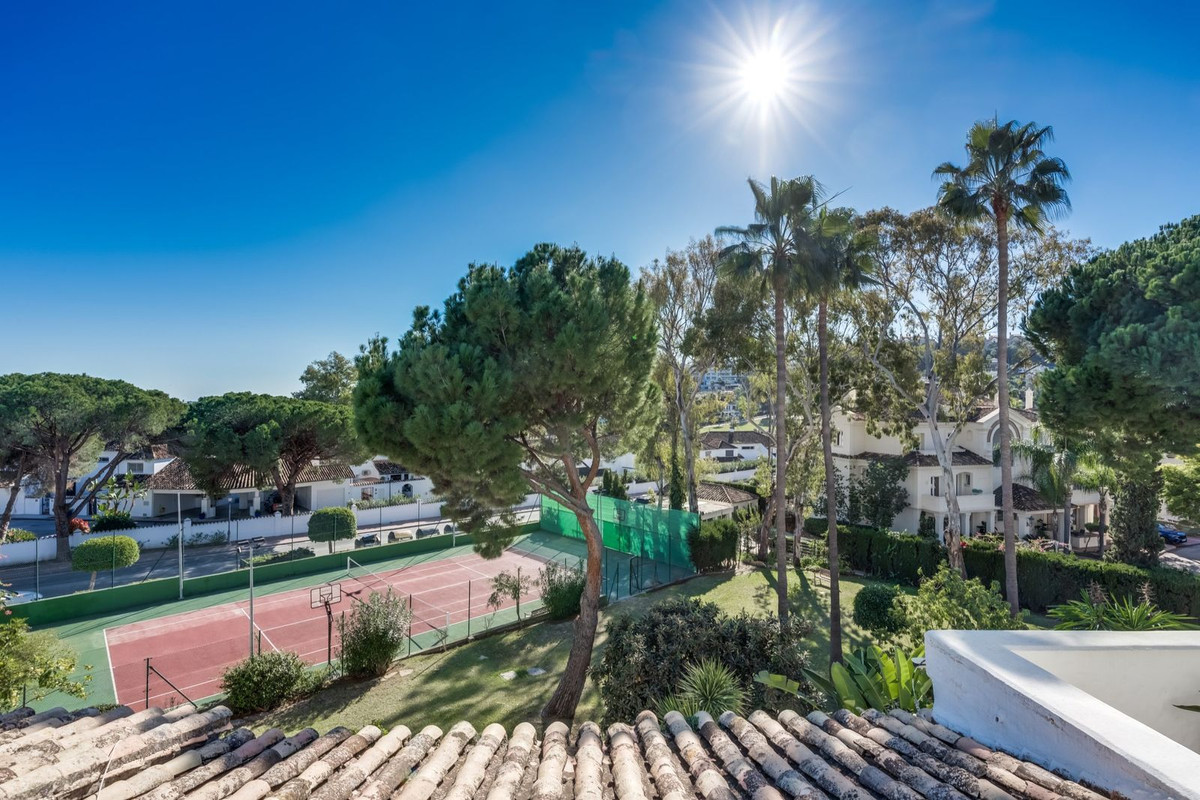 Te koop Herenhuis Costa Del Sol Nueva Andalucía € 795.000,-