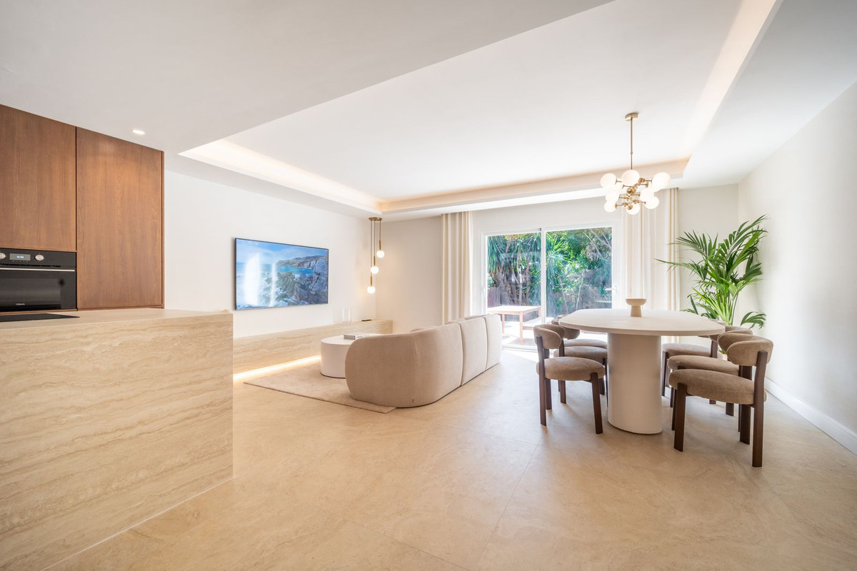 Te koop Herenhuis Costa Del Sol Nueva Andalucía € 795.000,-