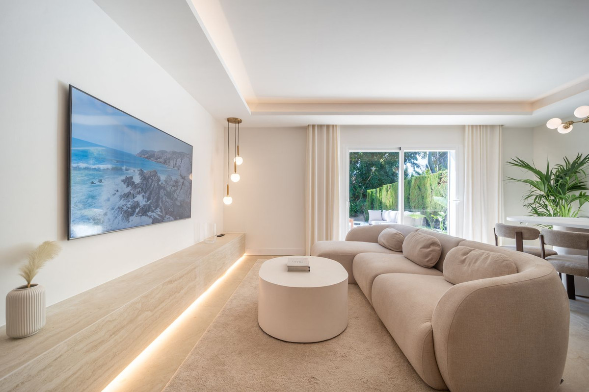 Te koop Herenhuis Costa Del Sol Nueva Andalucía € 795.000,-