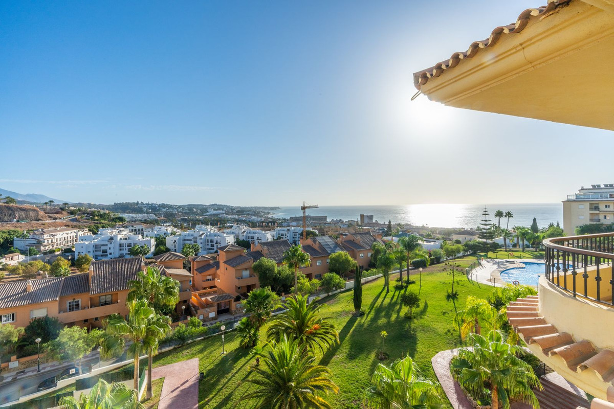 Te koop Middle Floor Apartment Costa Del Sol La Cala De Mijas € 539.000,-
