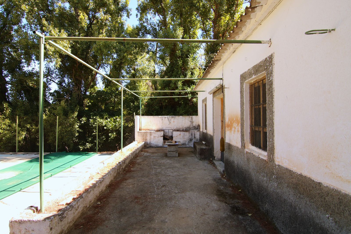 Te koop Finca - Cortijo Costa Del Sol Tolox € 299.900,-