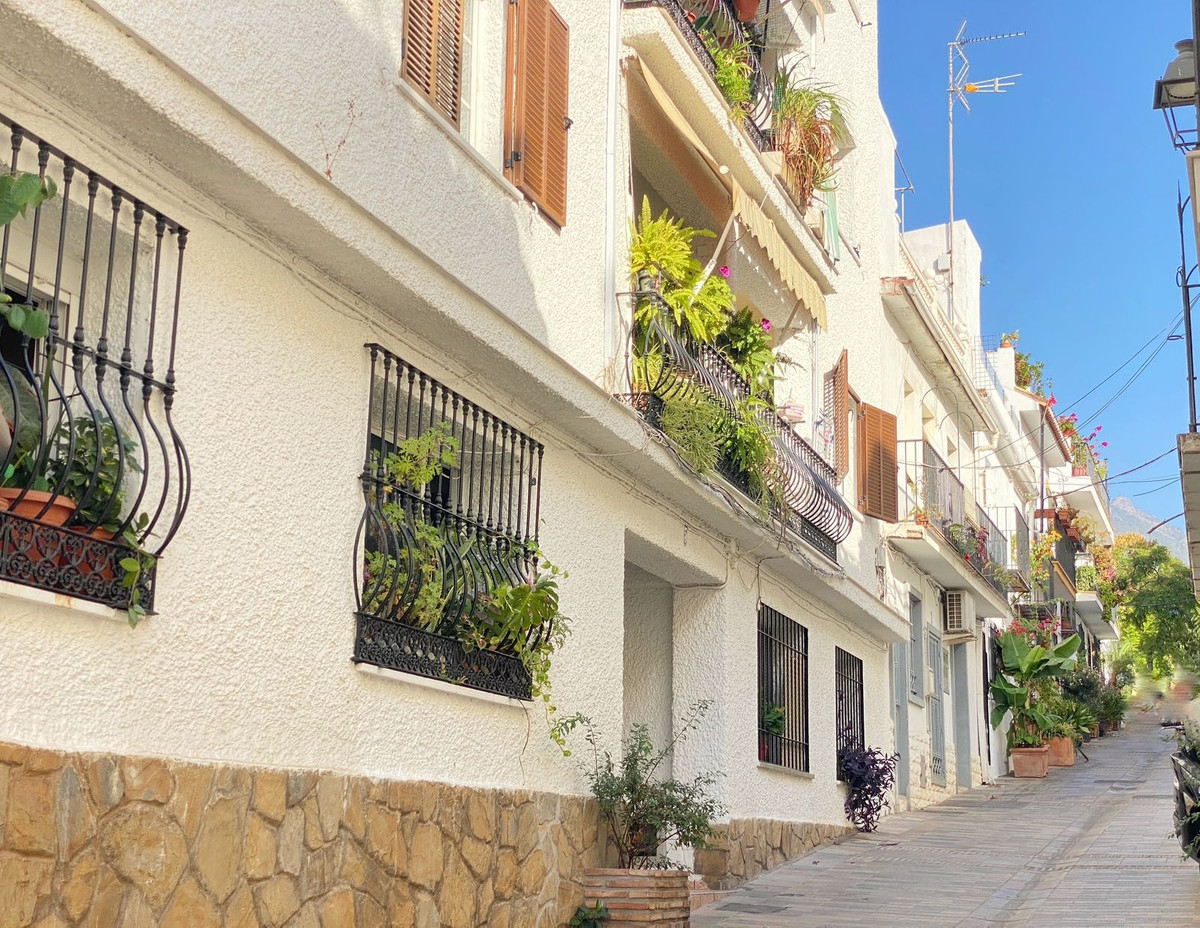 Te koop Middle Floor Apartment Costa Del Sol Marbella € 325.000,-