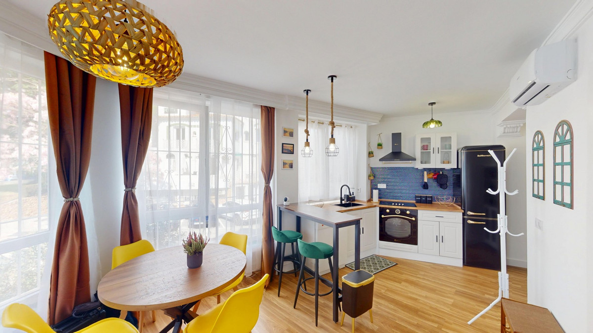 Te koop Middle Floor Apartment Costa Del Sol Nerja € 249.000,-