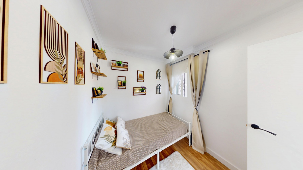 Te koop Middle Floor Apartment Costa Del Sol Nerja € 249.000,-