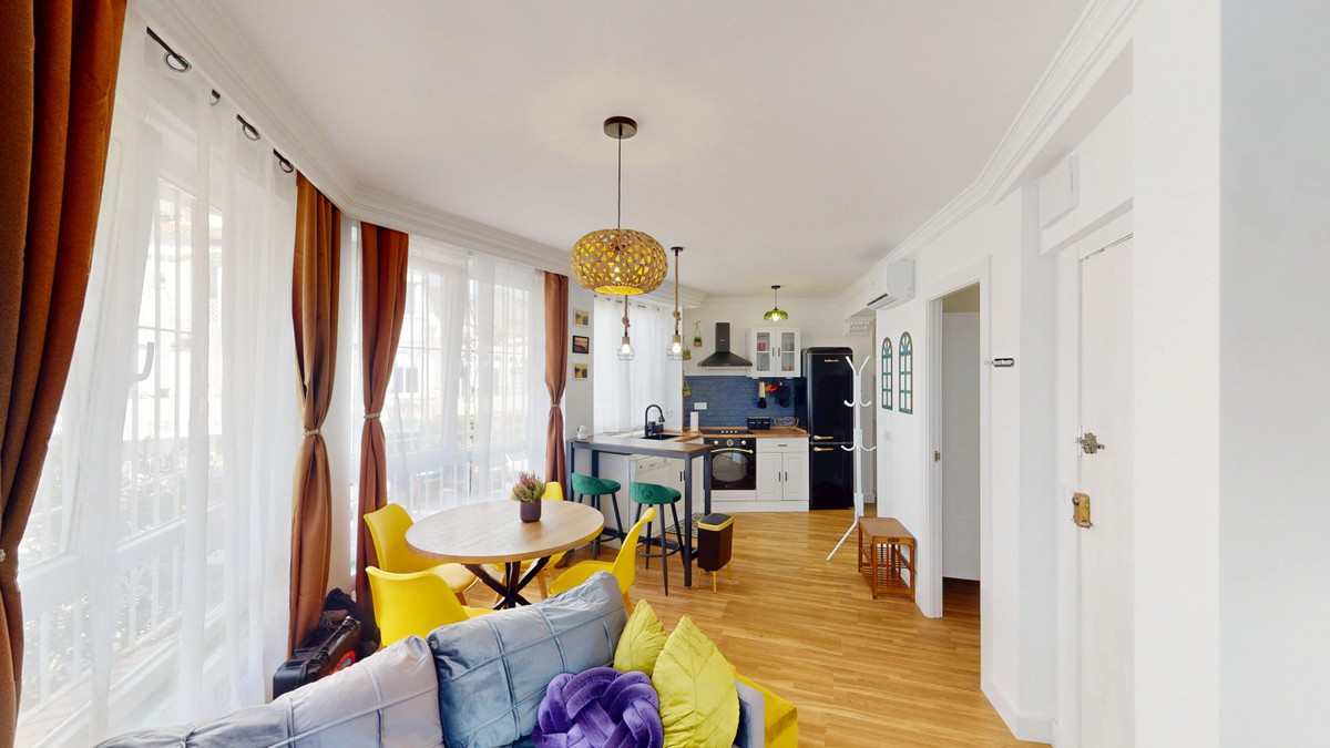 Te koop Middle Floor Apartment Costa Del Sol Nerja € 249.000,-