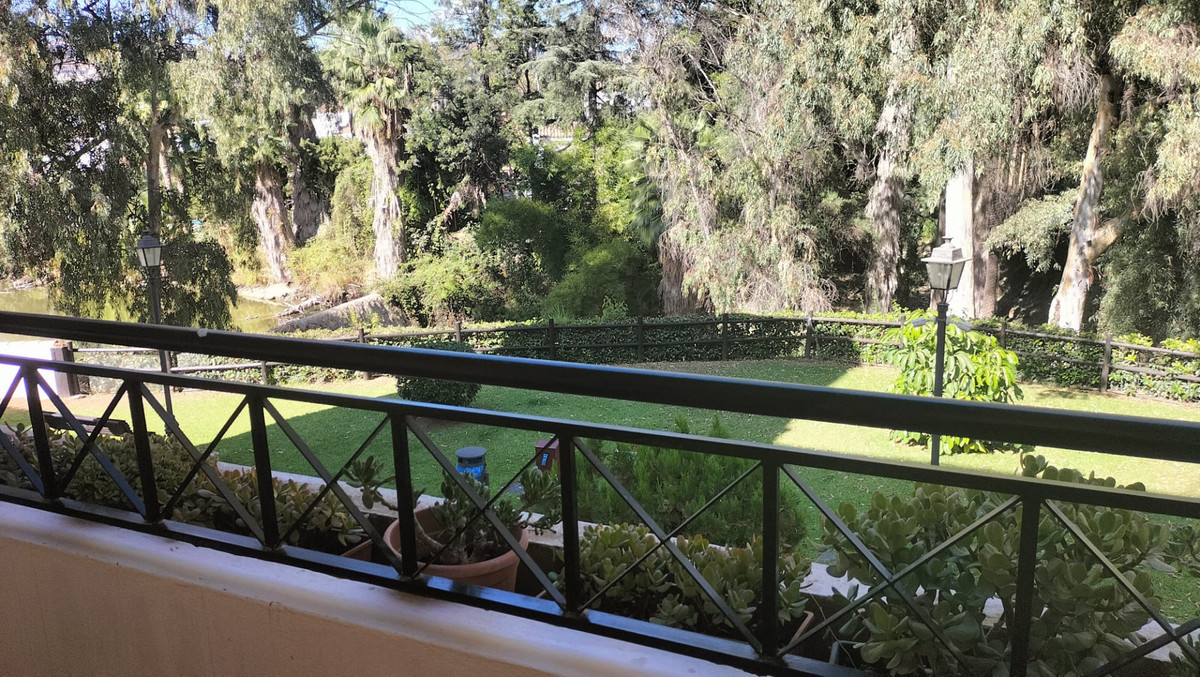 Te koop Middle Floor Apartment Costa Del Sol Nueva Andalucía € 466.700,-