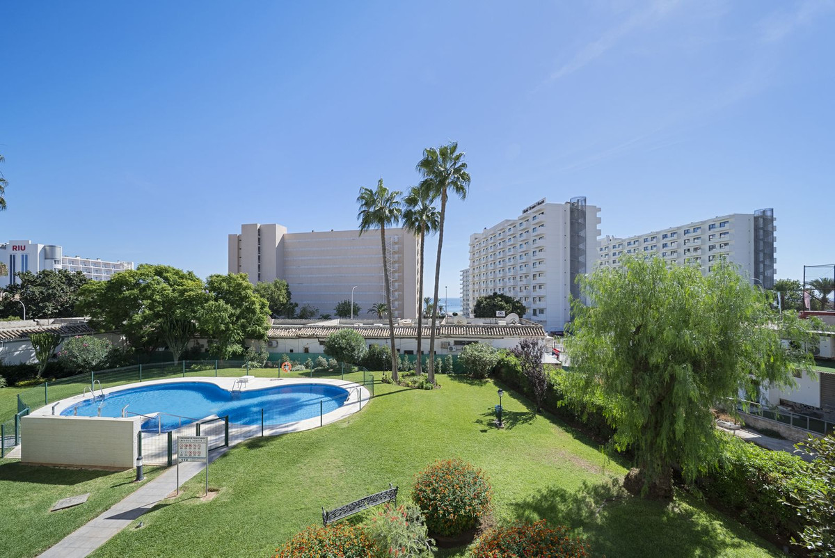 Te koop Middle Floor Apartment Costa Del Sol Benalmadena € 309.500,-