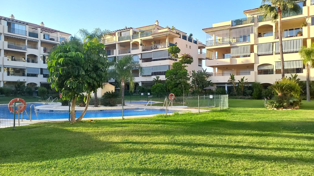 Te koop Middle Floor Apartment Costa Del Sol La Cala Hills € 320.000,-
