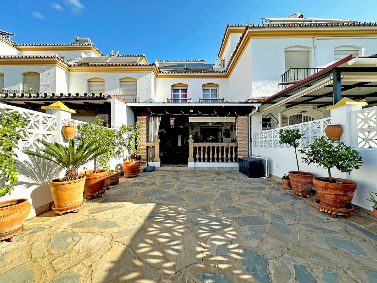 Te koop Herenhuis Costa Del Sol Manilva € 579.000,-