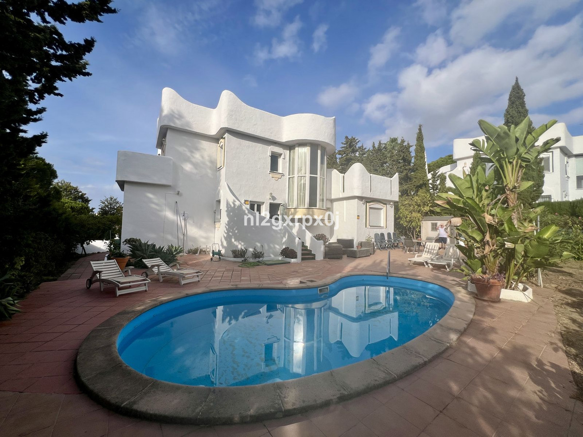 Te koop Vrijstaande Villa Costa Del Sol Reserva De Marbella € 1.375.000,-