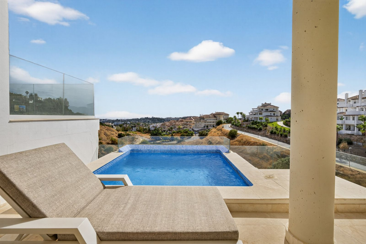 Te koop Middle Floor Apartment Costa Del Sol Nueva Andalucía € 845.000,-