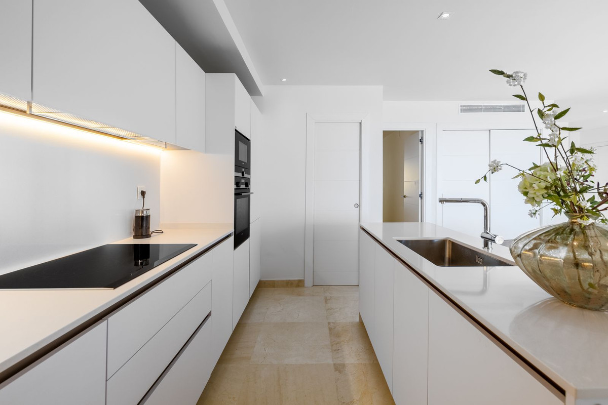 Te koop Middle Floor Apartment Costa Del Sol Nueva Andalucía € 845.000,-