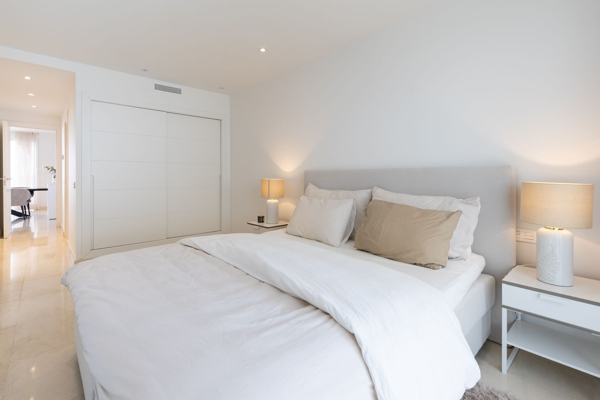 Te koop Middle Floor Apartment Costa Del Sol Nueva Andalucía € 845.000,-