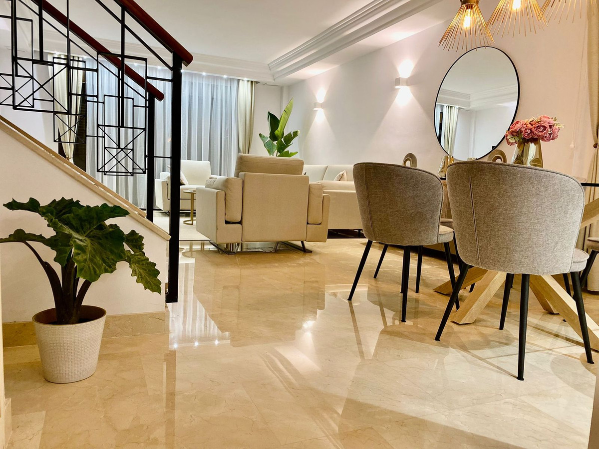 Te koop Herenhuis Costa Del Sol Bahía De Marbella € 1.150.000,-