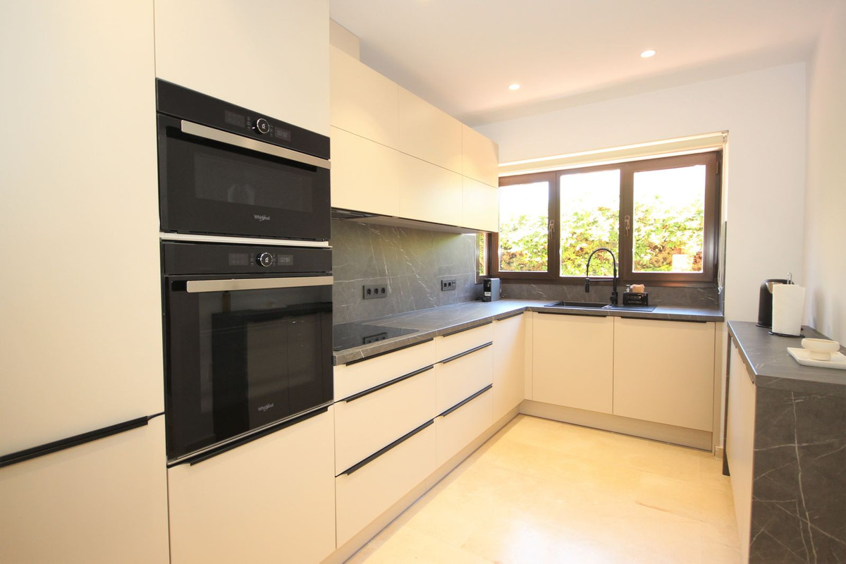Te koop Herenhuis Costa Del Sol Bahía De Marbella € 1.150.000,-