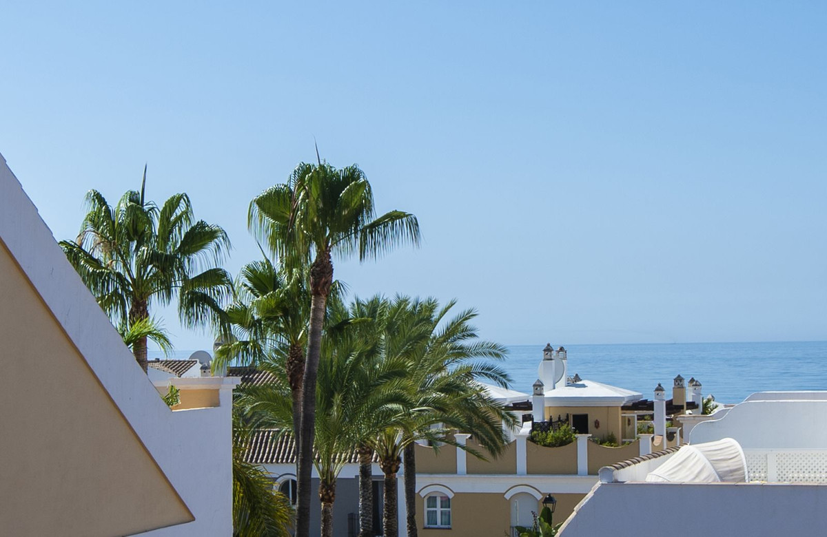 Te koop Herenhuis Costa Del Sol Bahía De Marbella € 1.150.000,-
