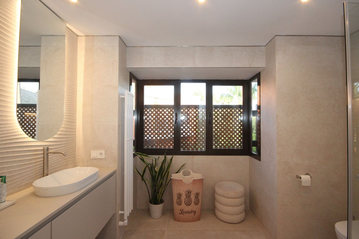 Te koop Herenhuis Costa Del Sol Bahía De Marbella € 1.150.000,-
