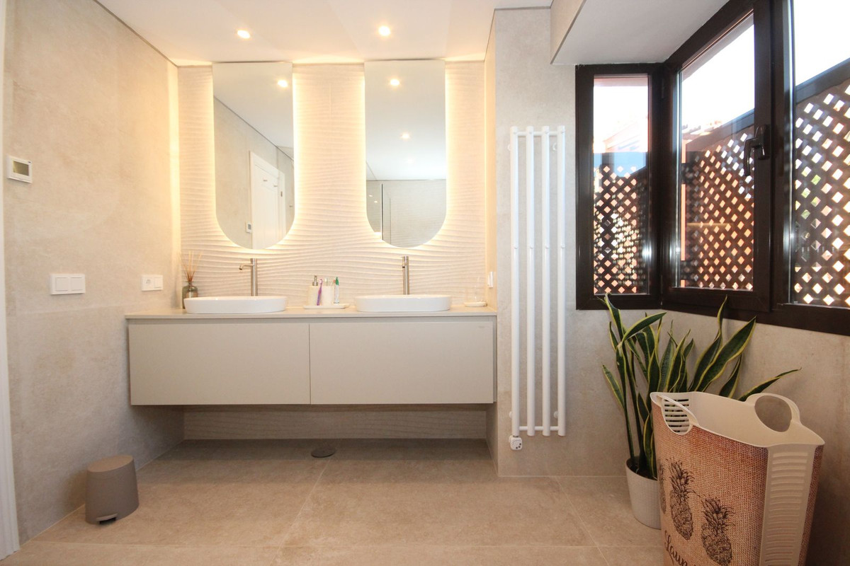 Te koop Herenhuis Costa Del Sol Bahía De Marbella € 1.150.000,-