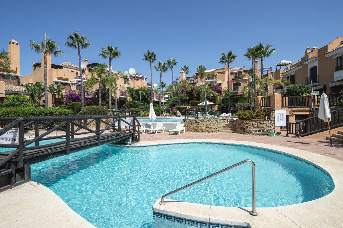 Te koop Herenhuis Costa Del Sol Bahía De Marbella € 1.150.000,-
