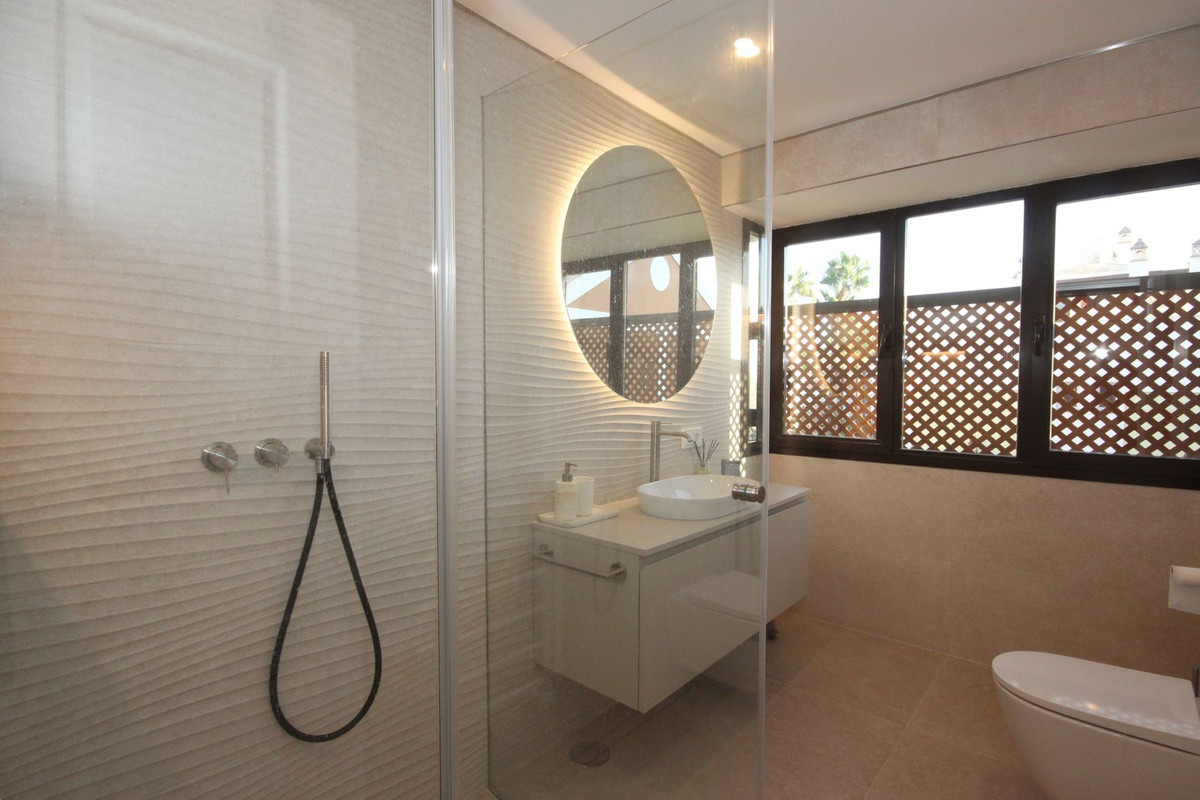 Te koop Herenhuis Costa Del Sol Bahía De Marbella € 1.150.000,-