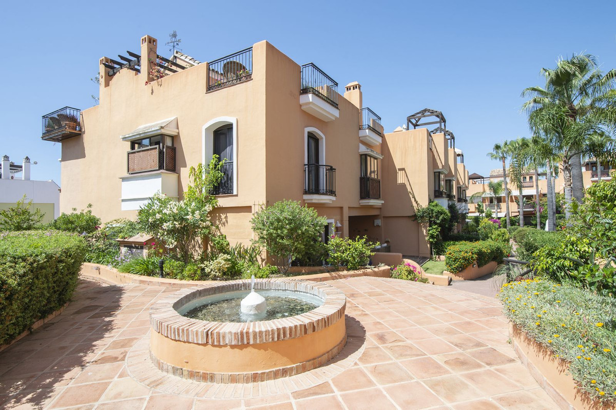 Te koop Herenhuis Costa Del Sol Bahía De Marbella € 1.150.000,-