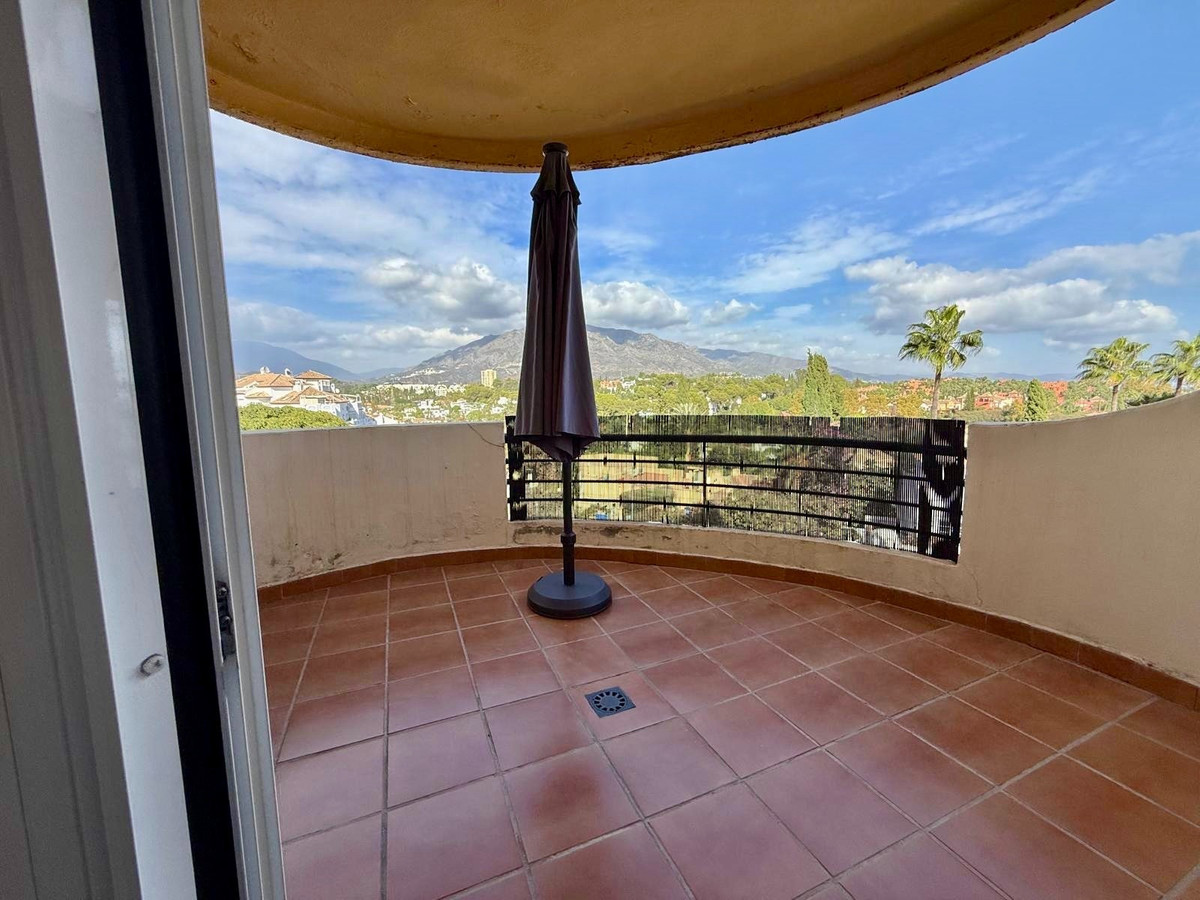 Te koop Middle Floor Apartment Costa Del Sol Nueva Andalucía € 450.000,-