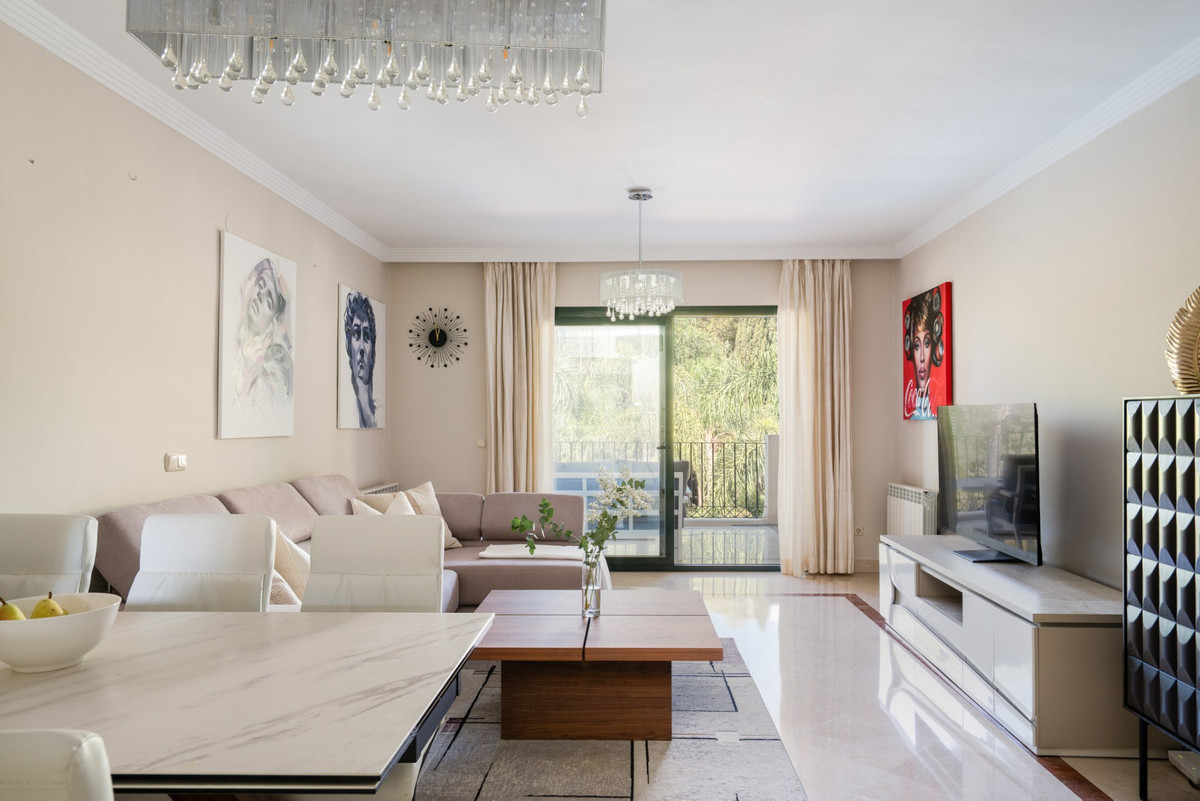 Te koop Middle Floor Apartment Costa Del Sol Nueva Andalucía € 740.000,-