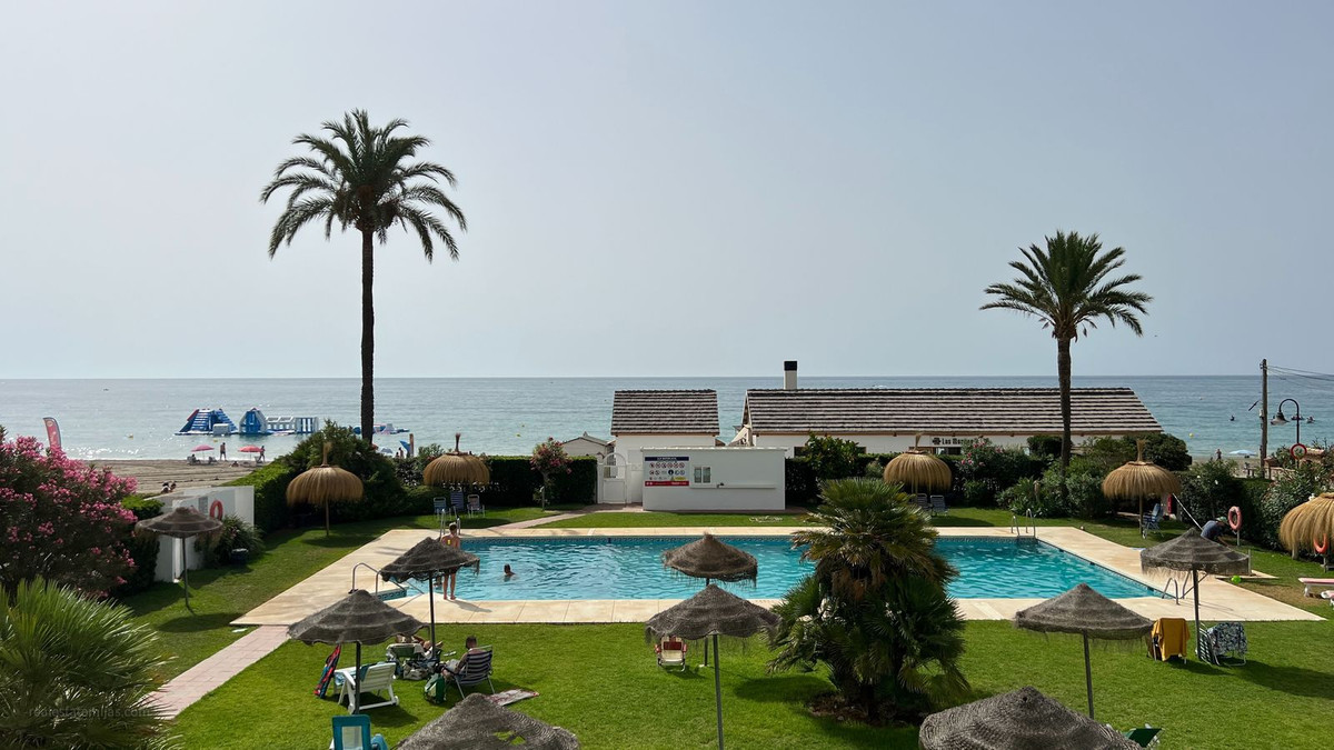 Te koop Middle Floor Apartment Costa Del Sol La Cala De Mijas € 539.000,-
