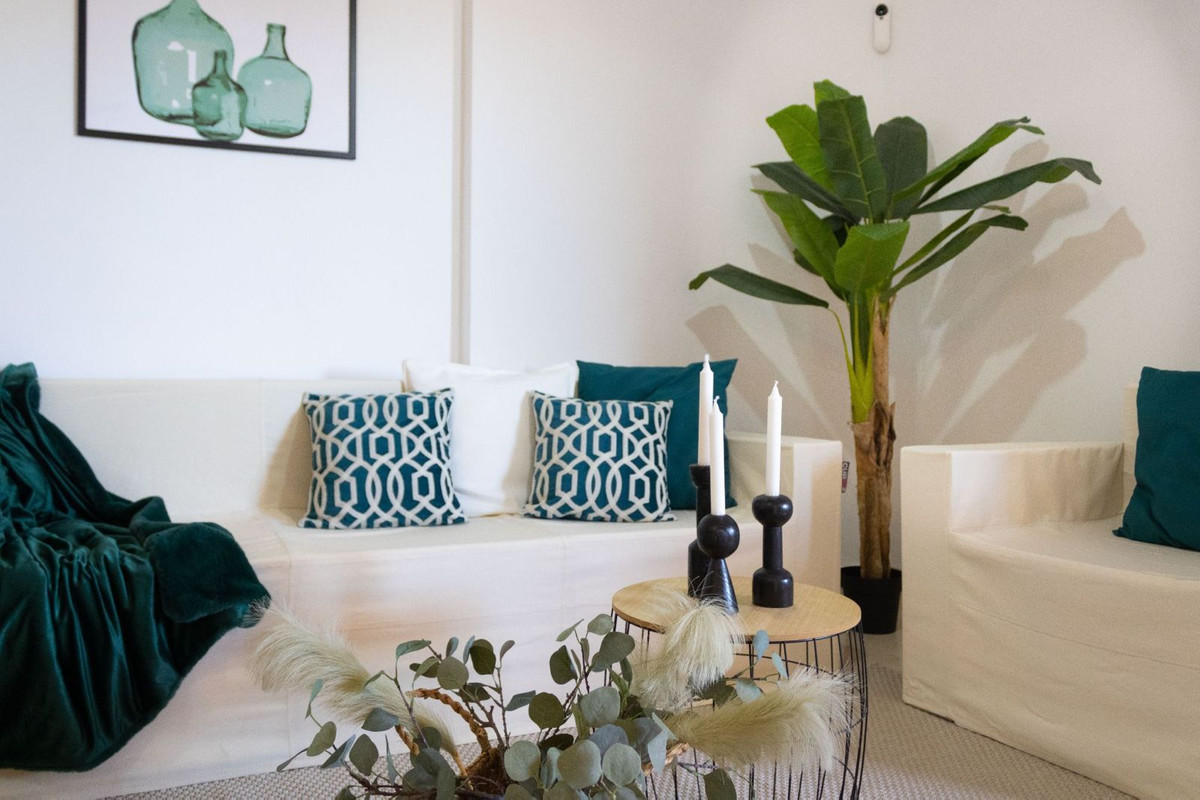 Te koop Middle Floor Apartment Costa Del Sol Estepona € 329.000,-
