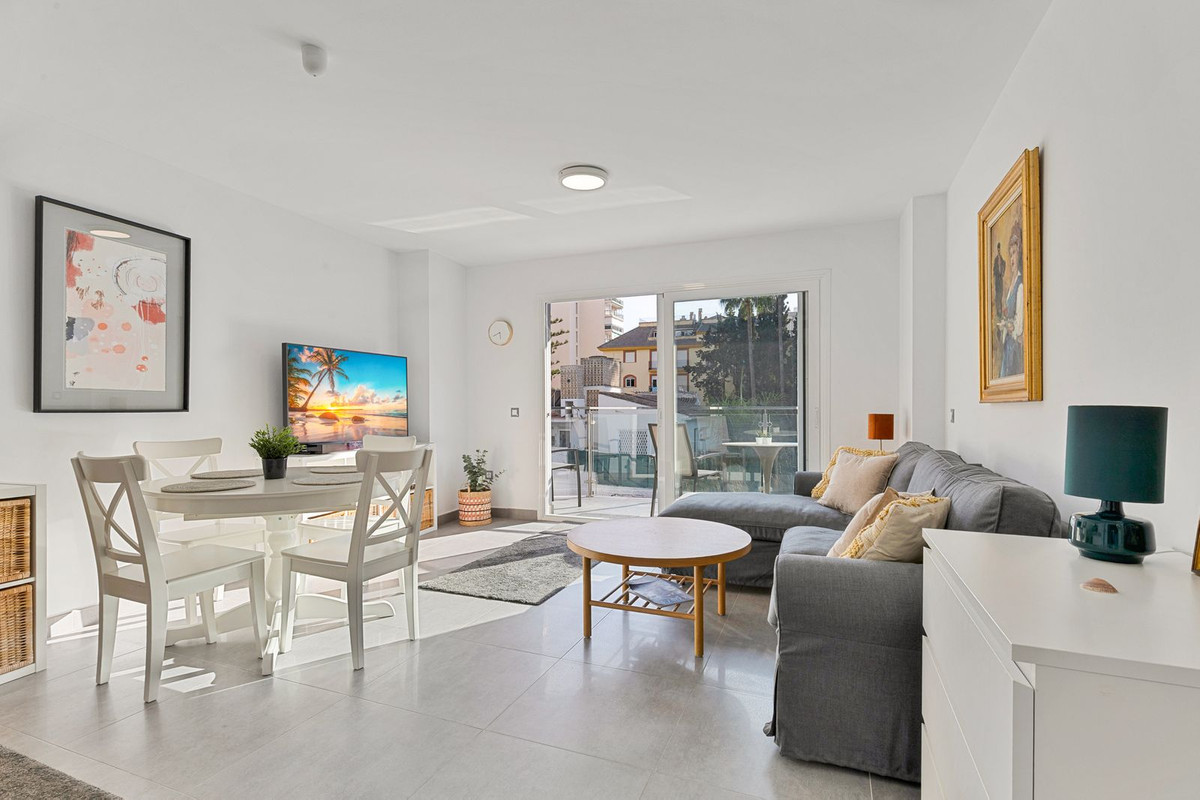 Te koop Middle Floor Apartment Costa Del Sol Fuengirola € 398.000,-