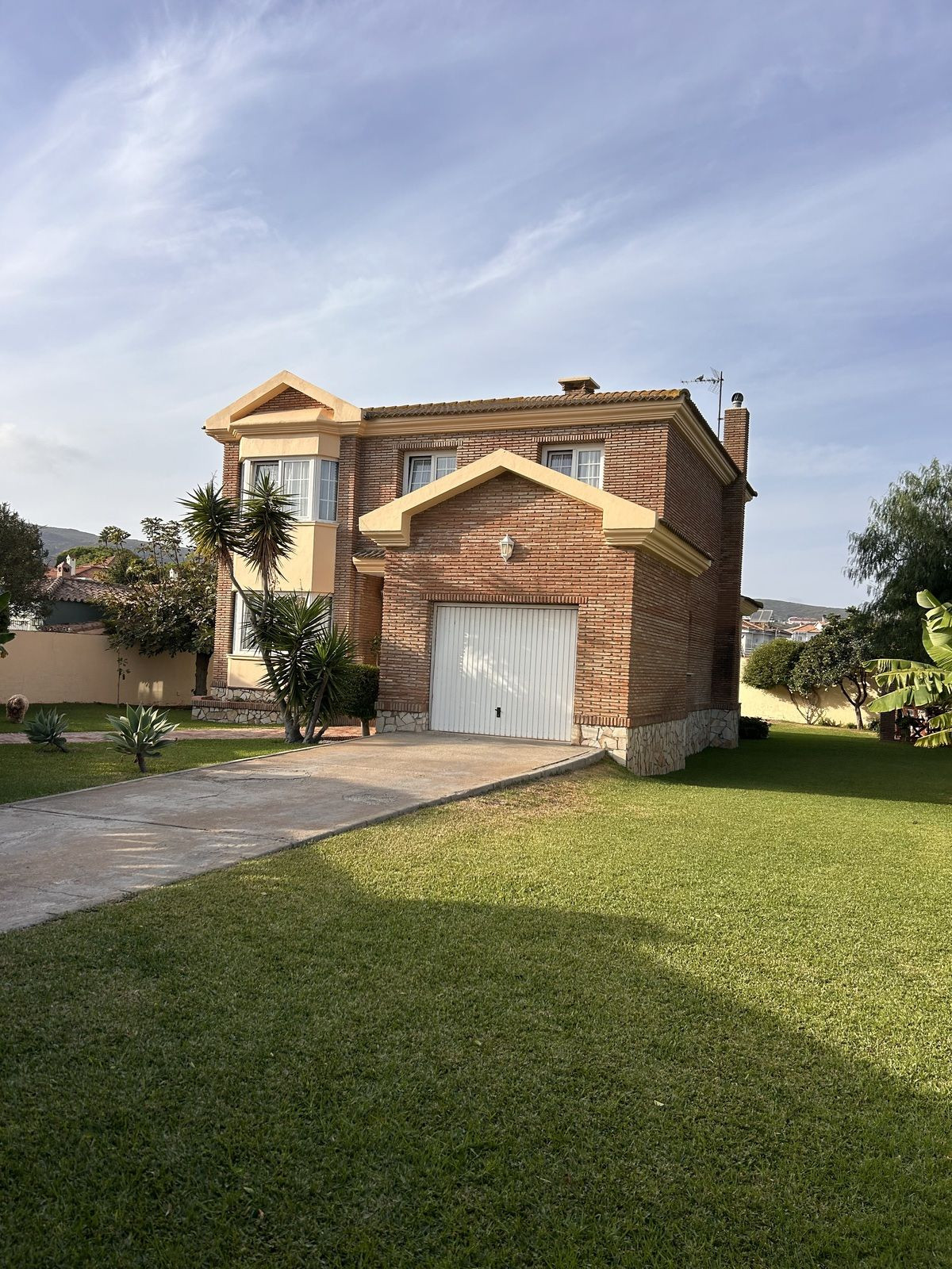 Te koop Vrijstaande Villa Costa Del Sol La Línea € 750.000,-