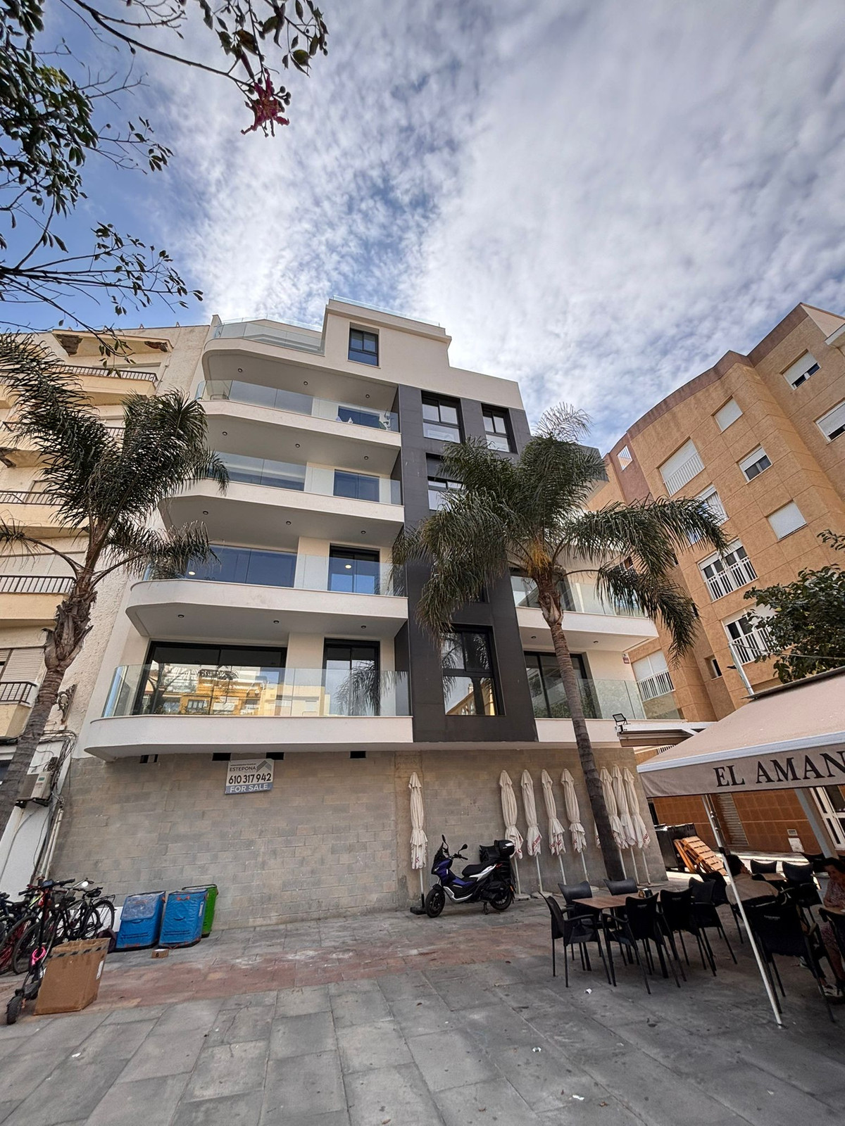 Te koop Middle Floor Apartment Costa Del Sol Estepona € 450.000,-