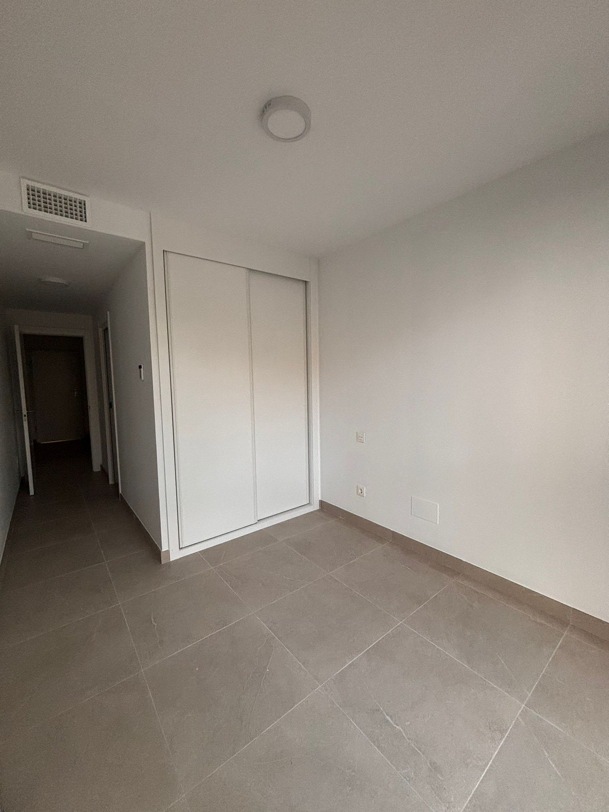 Te koop Middle Floor Apartment Costa Del Sol Estepona € 450.000,-