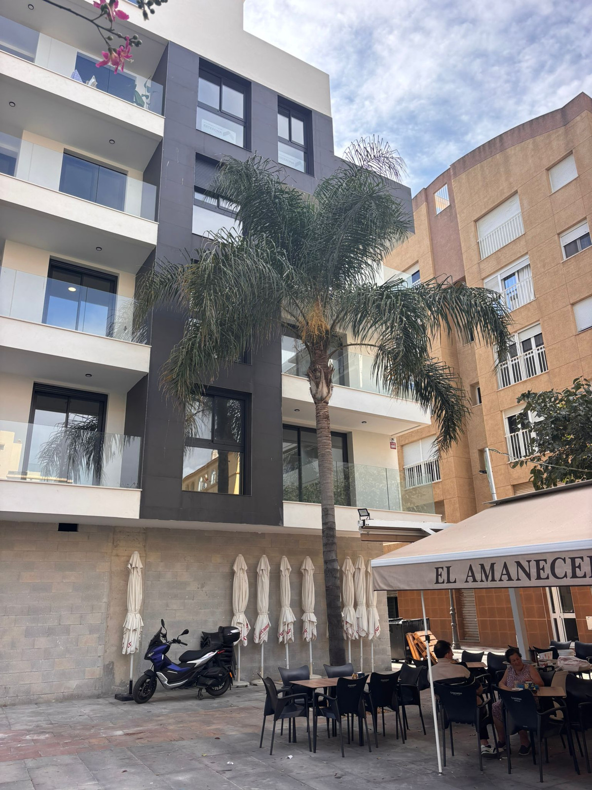 Te koop Middle Floor Apartment Costa Del Sol Estepona € 450.000,-