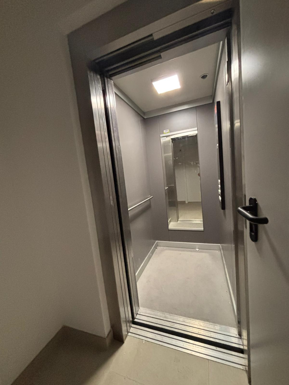 Te koop Middle Floor Apartment Costa Del Sol Estepona € 450.000,-