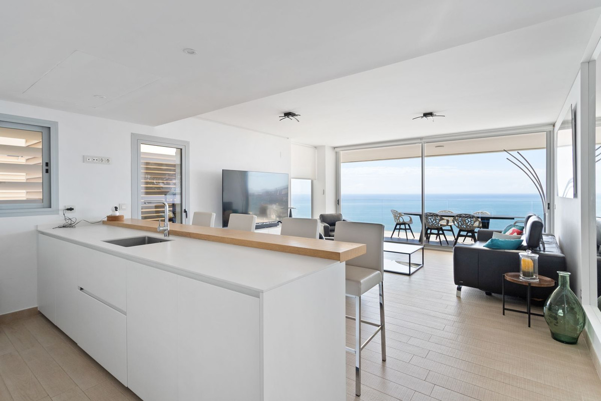 Te koop Middle Floor Apartment Costa Del Sol Higueron € 1.050.000,-
