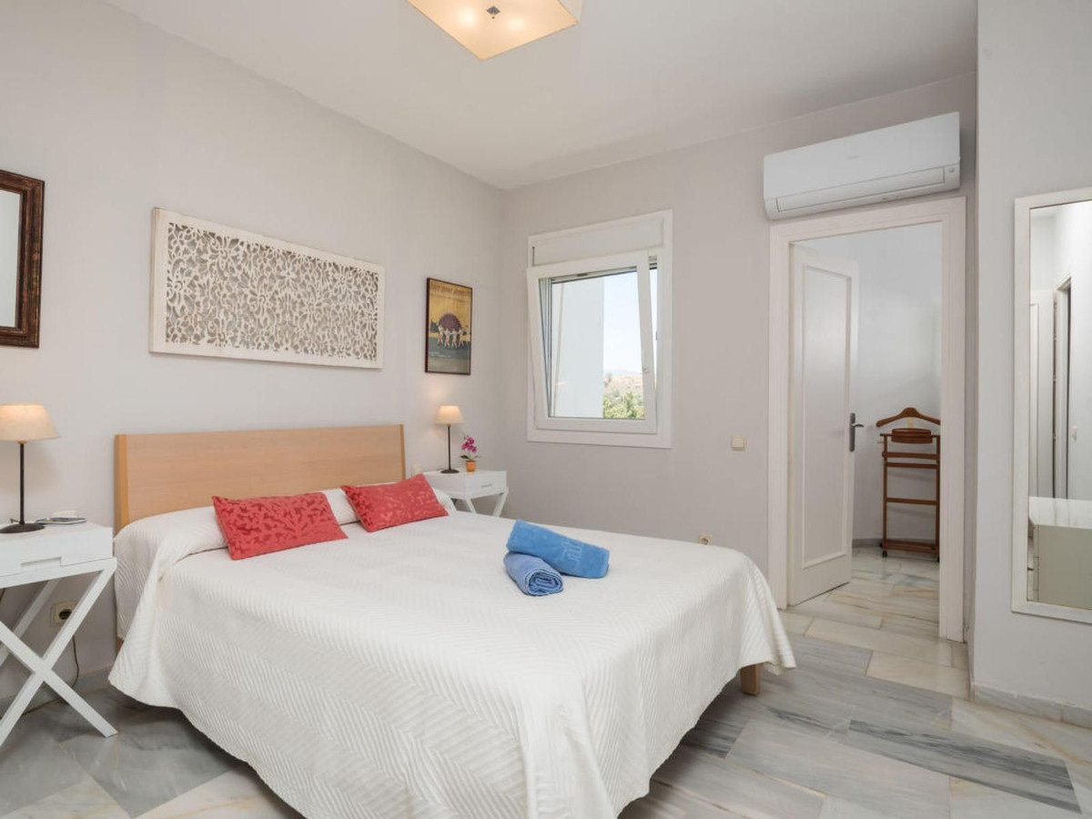 Te koop Middle Floor Apartment Costa Del Sol Estepona € 389.000,-