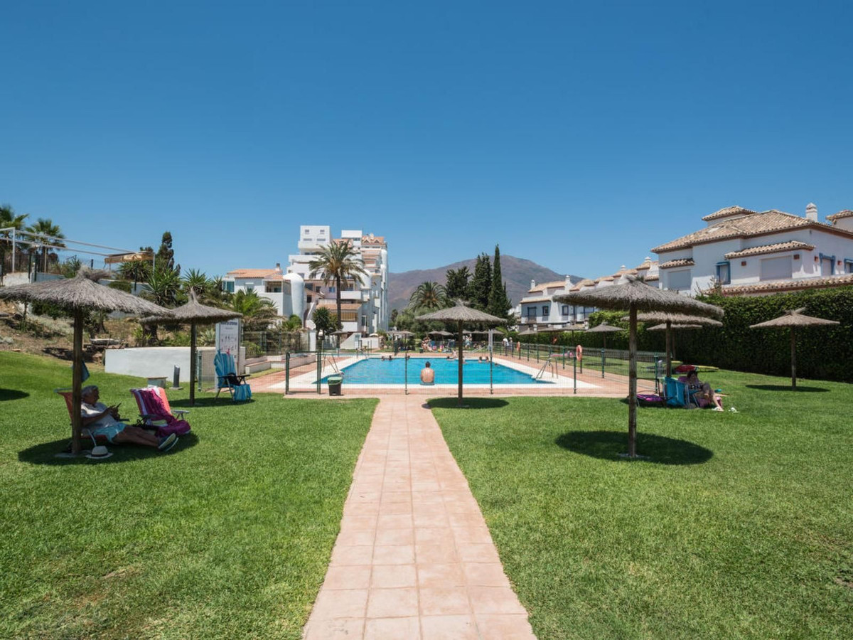 Te koop Middle Floor Apartment Costa Del Sol Estepona € 389.000,-