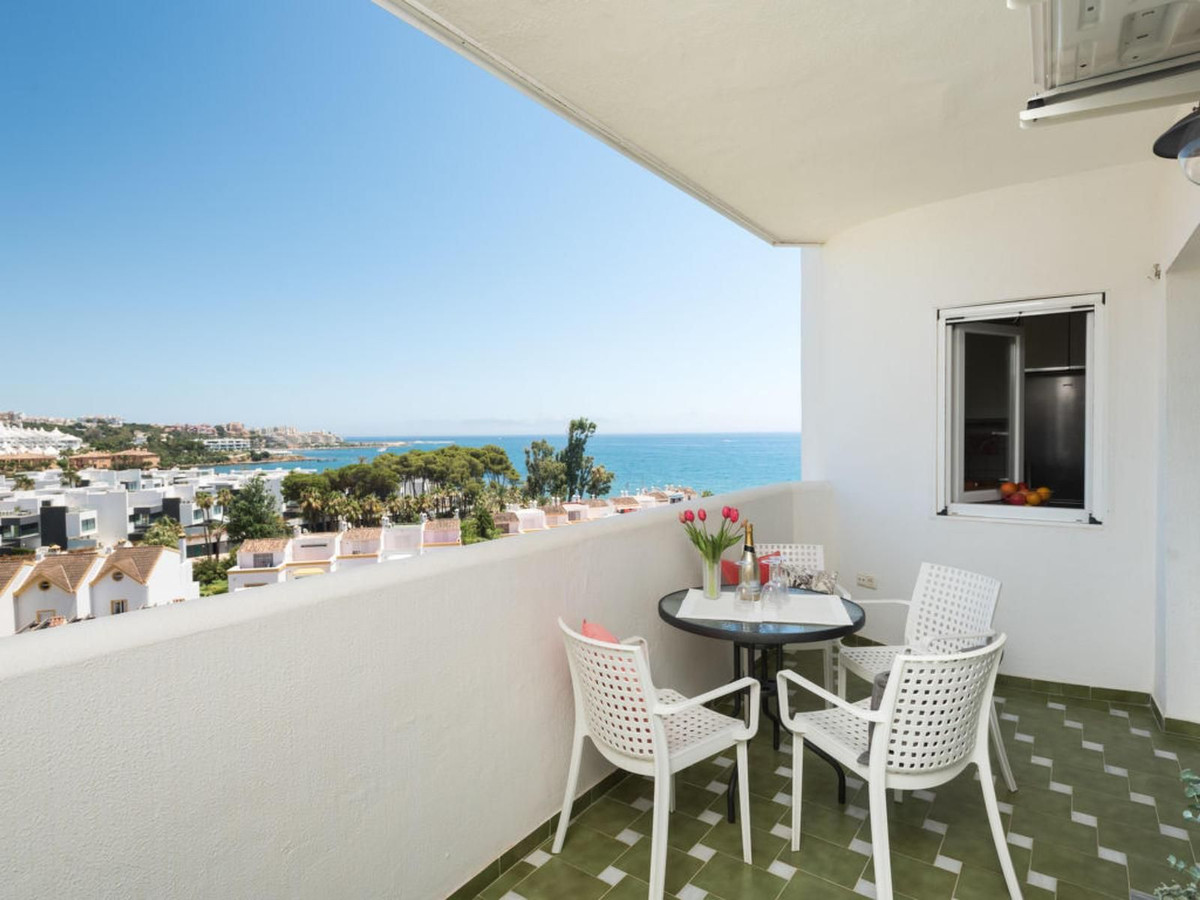 Te koop Middle Floor Apartment Costa Del Sol Estepona € 389.000,-
