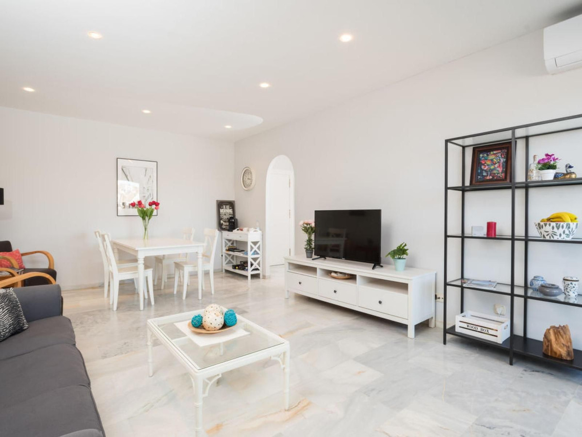 Te koop Middle Floor Apartment Costa Del Sol Estepona € 389.000,-