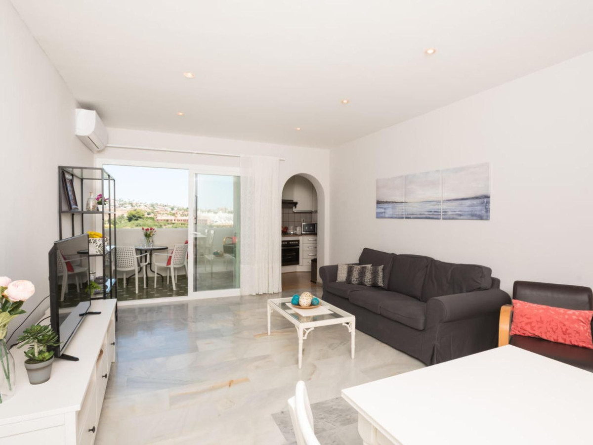 Te koop Middle Floor Apartment Costa Del Sol Estepona € 389.000,-