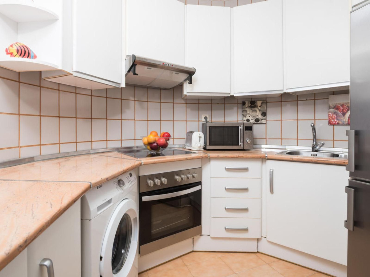 Te koop Middle Floor Apartment Costa Del Sol Estepona € 389.000,-