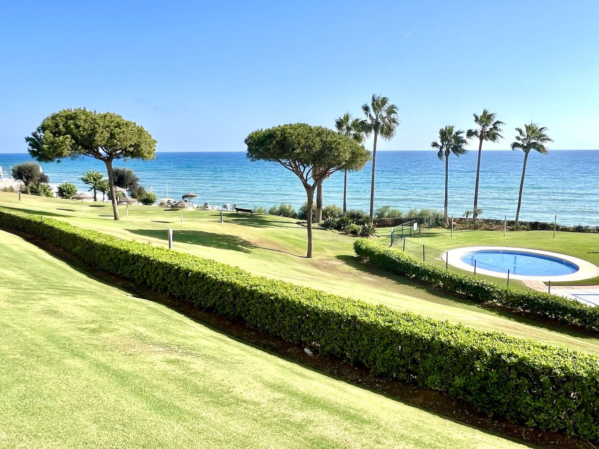 Te koop Gelijkvloers appartement Costa Del Sol Cabopino € 1.100.000,-