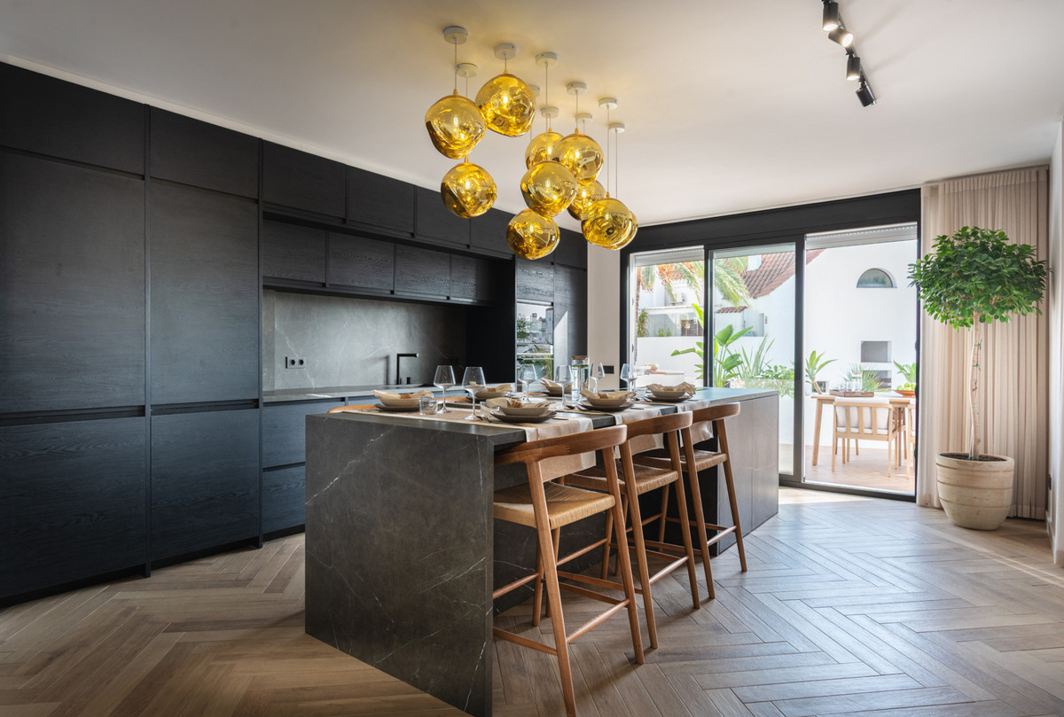 Te koop Middle Floor Apartment Costa Del Sol Nueva Andalucía € 995.000,-