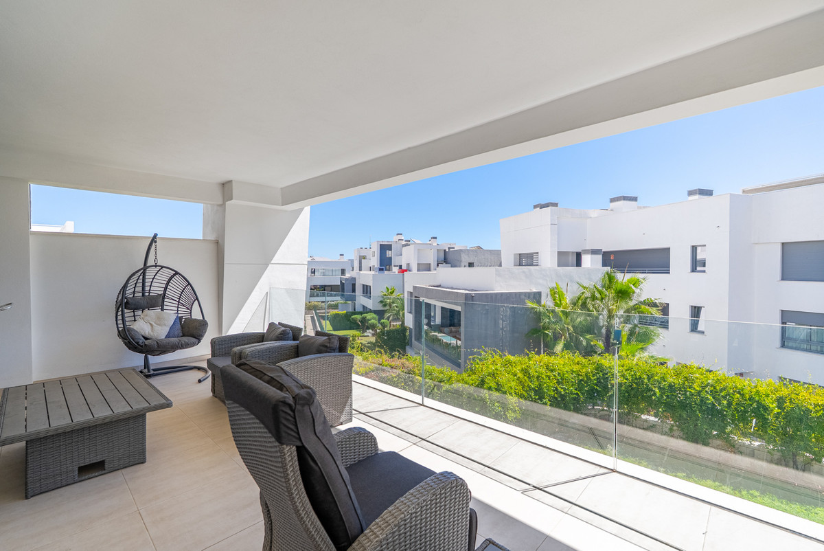 Te koop Middle Floor Apartment Costa Del Sol New Golden Mile € 370.000,-