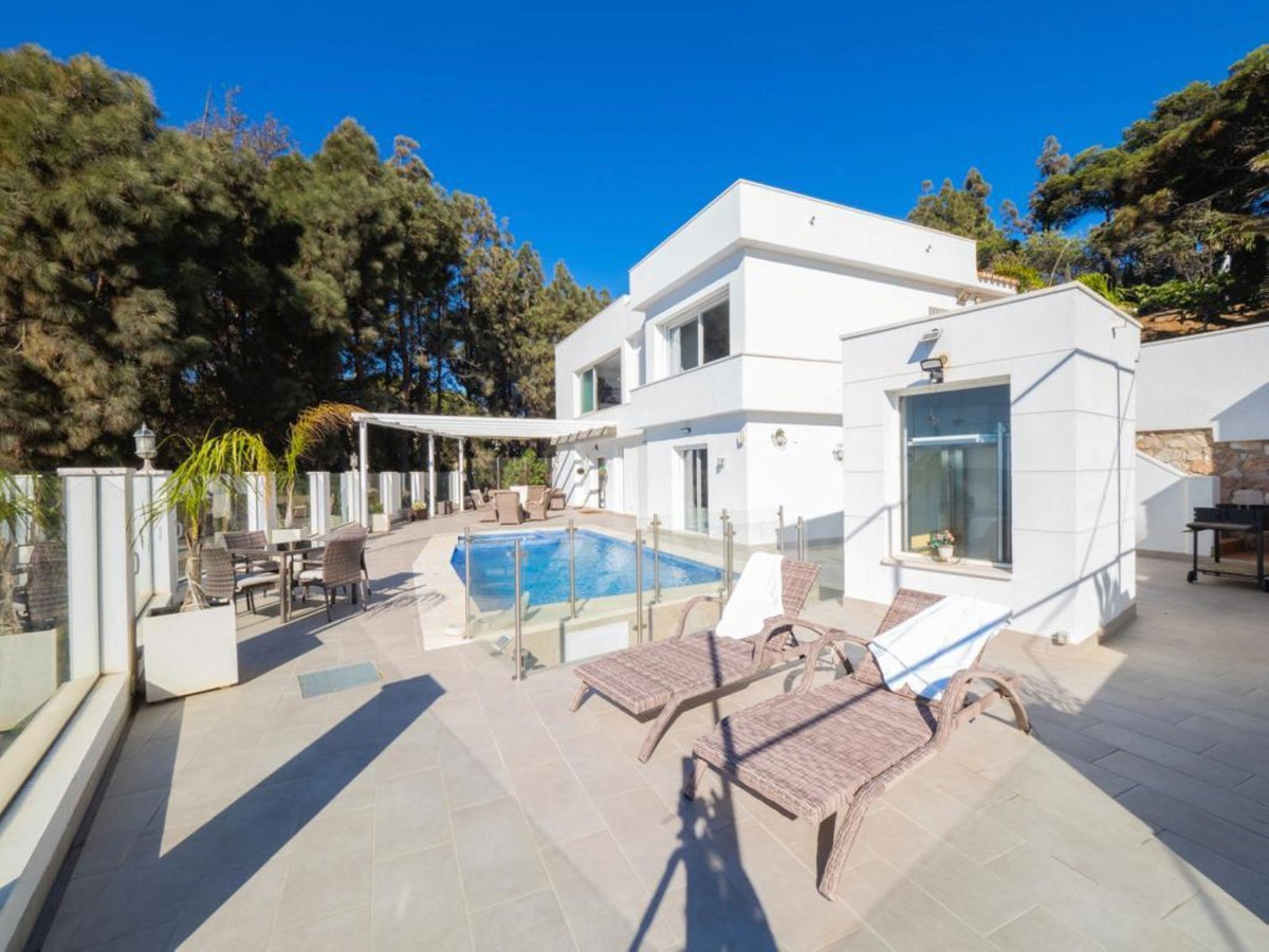 Te koop Vrijstaande Villa Costa Del Sol El Chaparral € 1.350.000,-