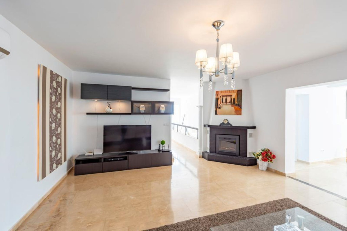 Te koop Vrijstaande Villa Costa Del Sol El Chaparral € 1.350.000,-